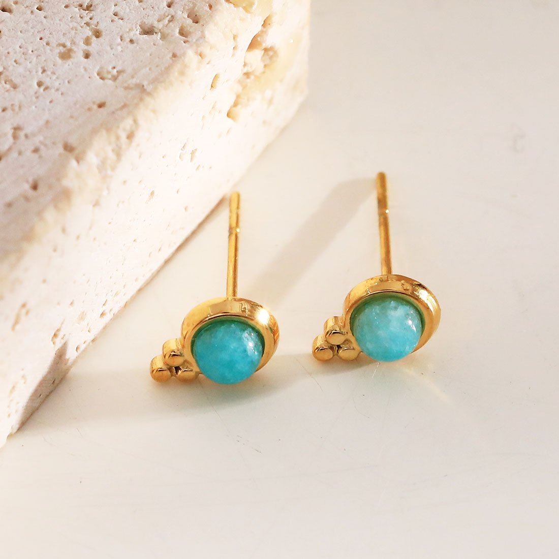 Puces d'oreilles avec Pierres Bleues – Accent coloré | Twinolo