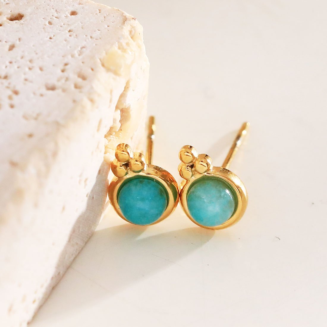 Puces d'oreilles avec Pierres Bleues – Accent coloré | Twinolo