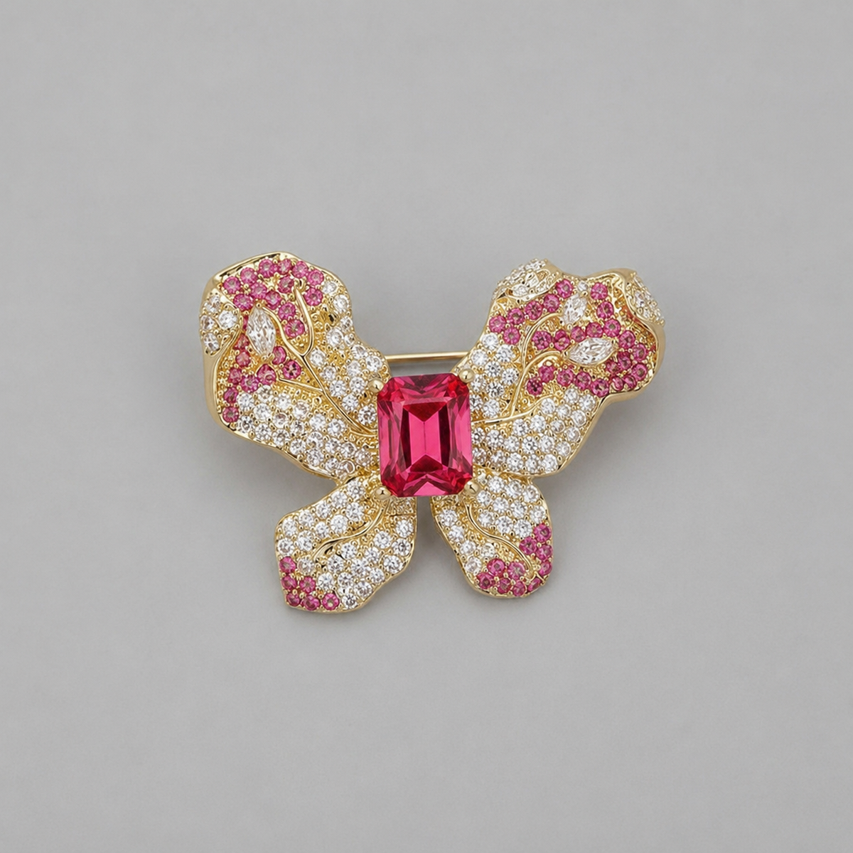 Luxe Vlinder Broche met Zirkonia – 14K Verguld | Twinolo