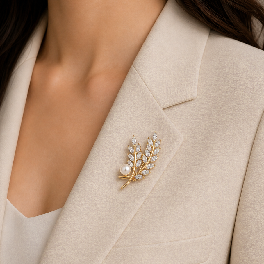 🌿 Blad Broche met Parel en Kristallen – Elegante Goudkleurige Dames Broche | Twinolo