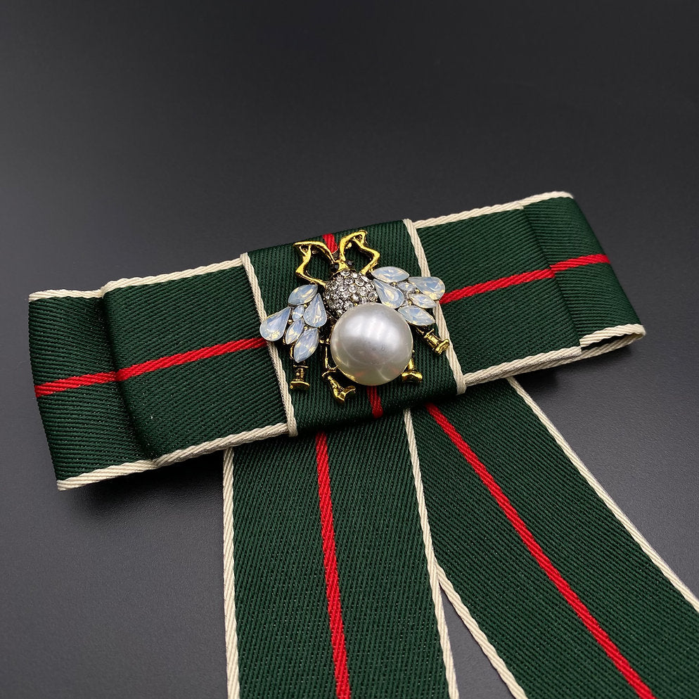 Brooch - Elegant Brooch with Crystals | Twinolo
