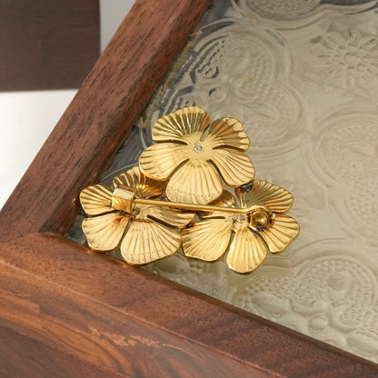 Gouden Bloemen Broche – Elegant Design met 3 Bloemen - Stainless Steel | Twinolo