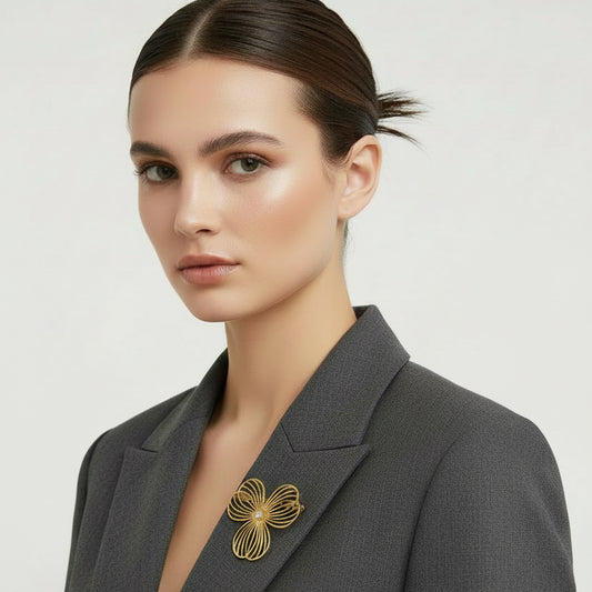 Broche Fleur Dorée avec Cristal – Acier Inoxydable – Design Élégant | Twinolo