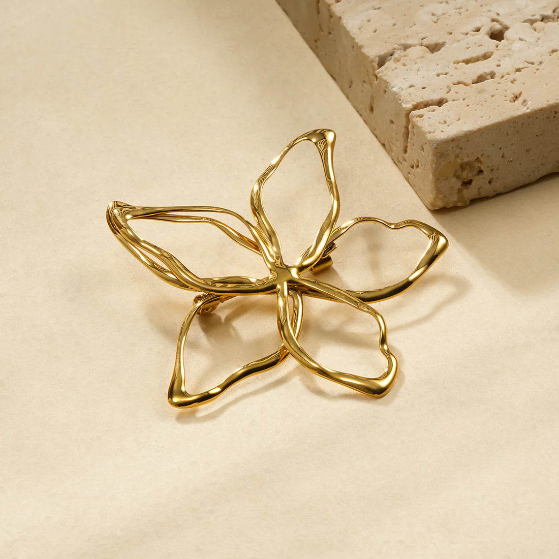Gold Open Flower Brooch – Stainless Steel | Twinolo