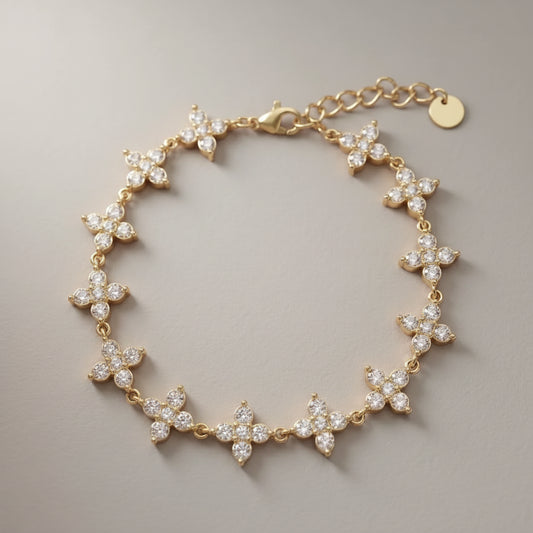 Bloemenarmband met Groene en Witte Steentjes – Goudkleurig – RVS | TWINOLO