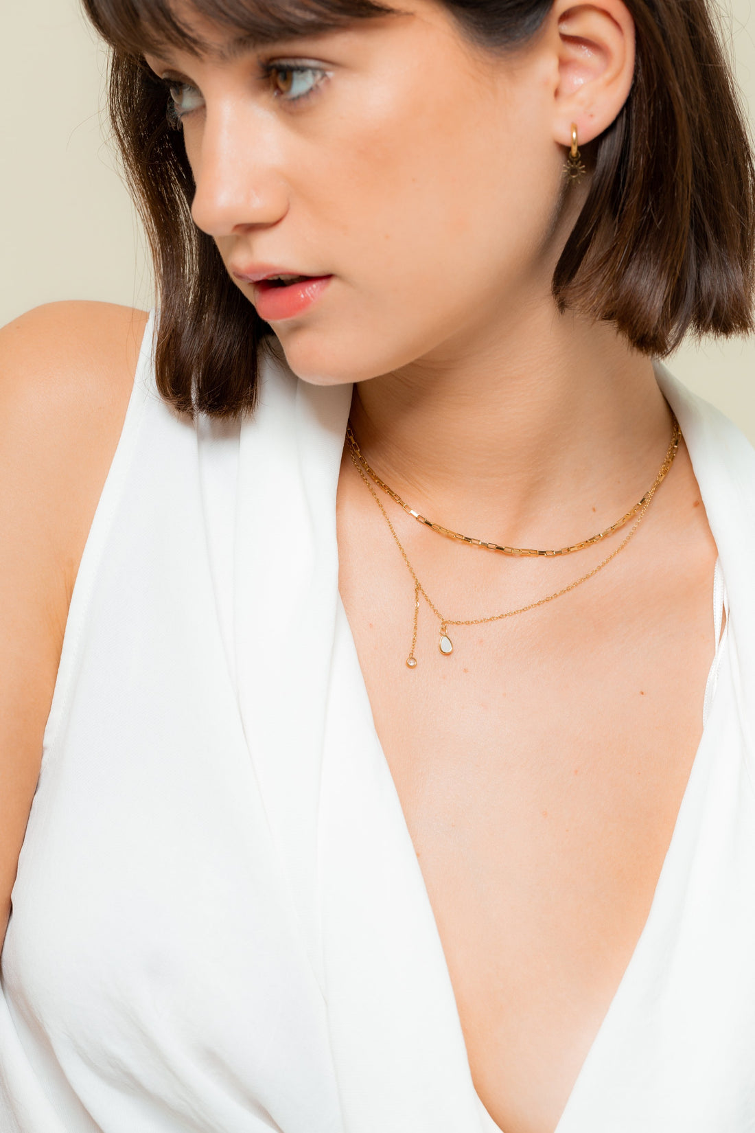 Créoles Dorées avec Breloque Solaire – Look Estival | Twinolo