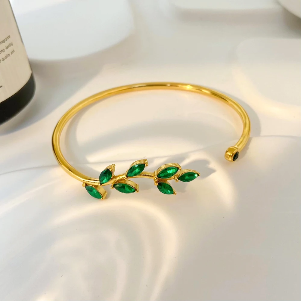 Cuff Bracelet with Zirconia Stones – Luxurious & Timeless | Twinolo 