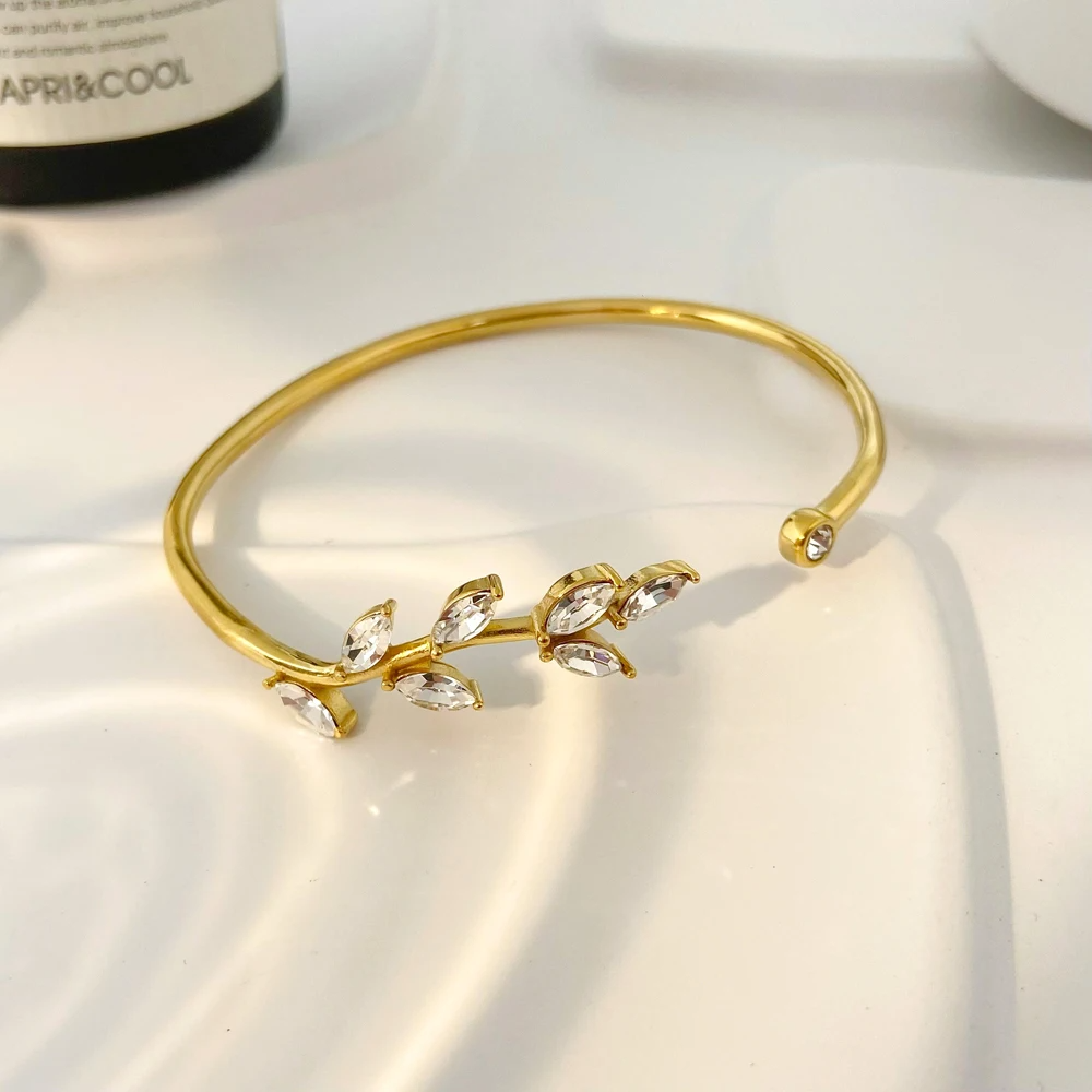 Cuff Bracelet with Zirconia Stones – Luxurious & Timeless | Twinolo 