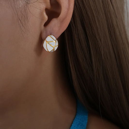 Goud-Witte Oorstekers – Fris & Stijlvol | Twinolo