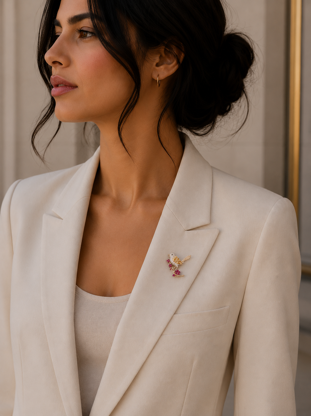 Broche oiseau avec cristaux et fleurs - Broche élégante | Twinolo