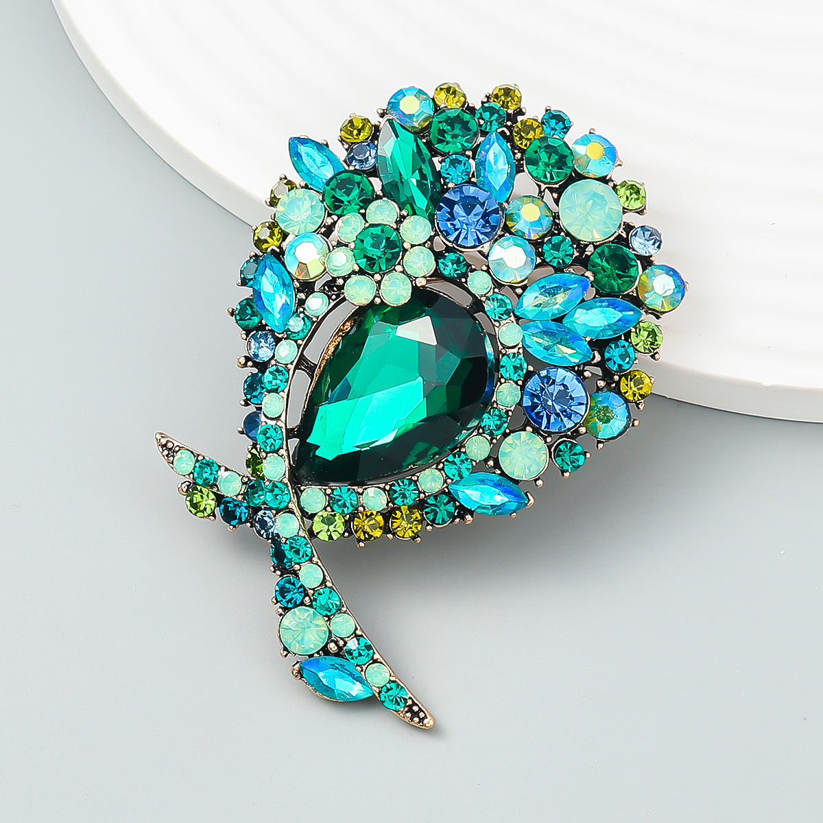 Flower Brooch - Elegant Brooch with Crystals | Twinolo
