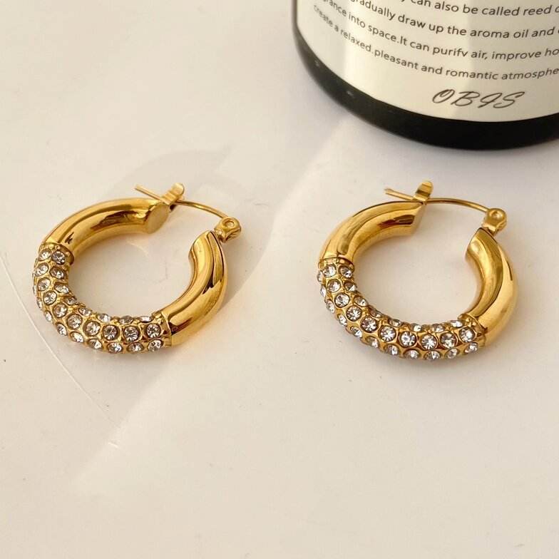 Boucles d'oreilles créoles avec Zirconia – Éclat intemporel | Twinolo