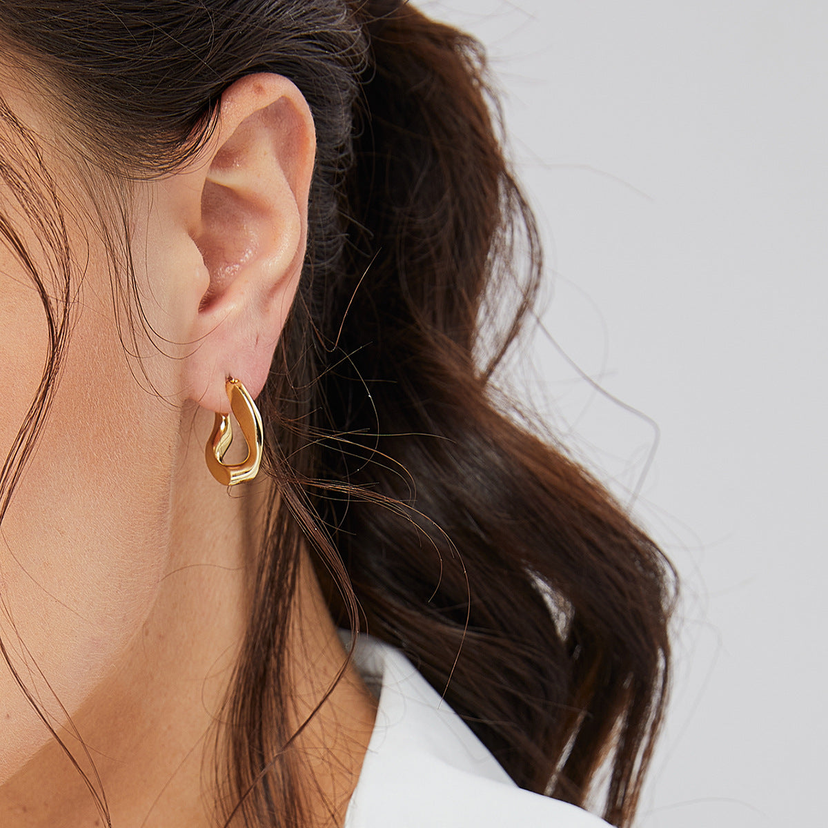 Gold Hoop Earrings – Timeless & Classic | Twinolo