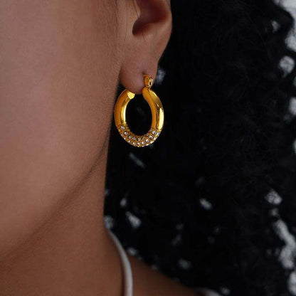 Boucles d'oreilles créoles avec Zirconia – Éclat intemporel | Twinolo