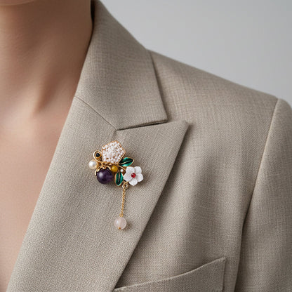 🌼 Bloemenbroche met Parel, Emaille en Speelse Hanger – Vintage Stijl | Twinolo