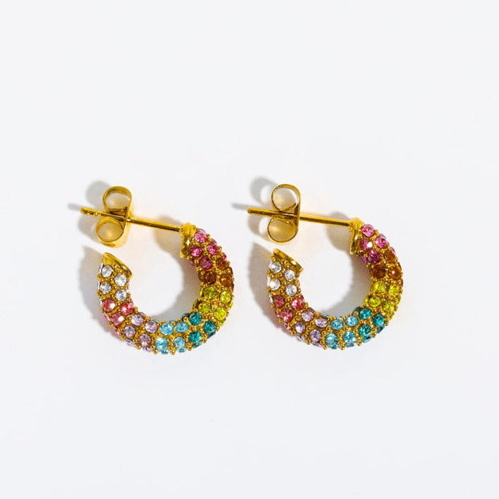Regenboog Hoepeloorbellen – Zirkonia in Kleurrijk Design | Twinolo