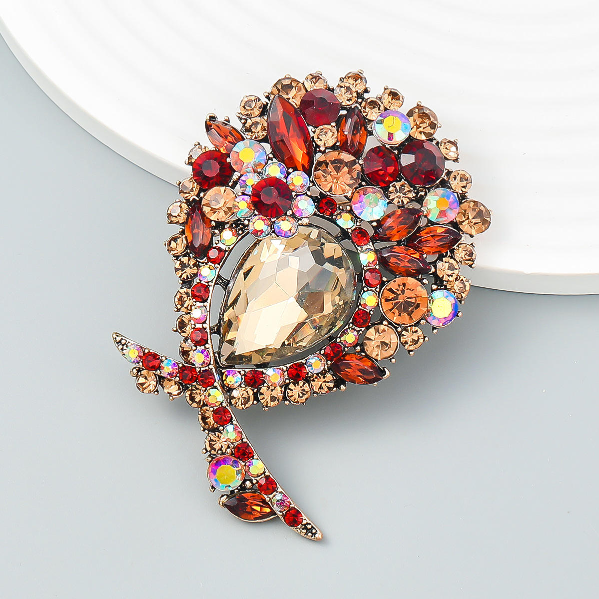 Flower Brooch - Elegant Brooch with Crystals | Twinolo