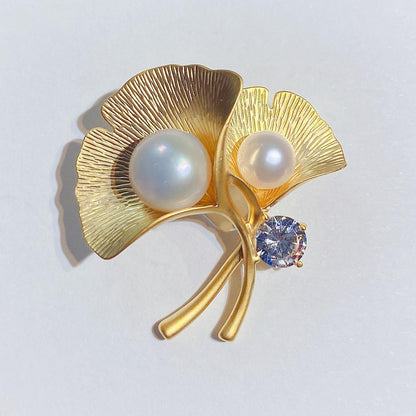 Flower Brooch - Elegant Brooch with Crystals and Pearl | Twinolo