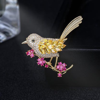 Broche oiseau avec cristaux et fleurs - Broche élégante | Twinolo