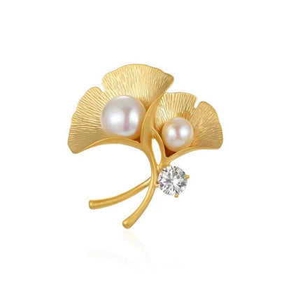 Flower Brooch - Elegant Brooch with Crystals and Pearl | Twinolo