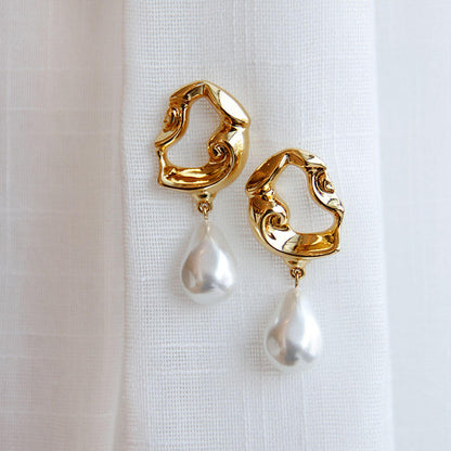 Gouden Hoepeloorbellen met Parel – Klassieke Stijl | Twinolo