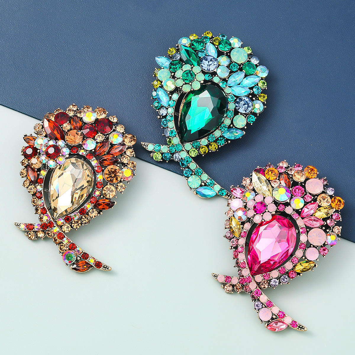 Flower Brooch - Elegant Brooch with Crystals | Twinolo