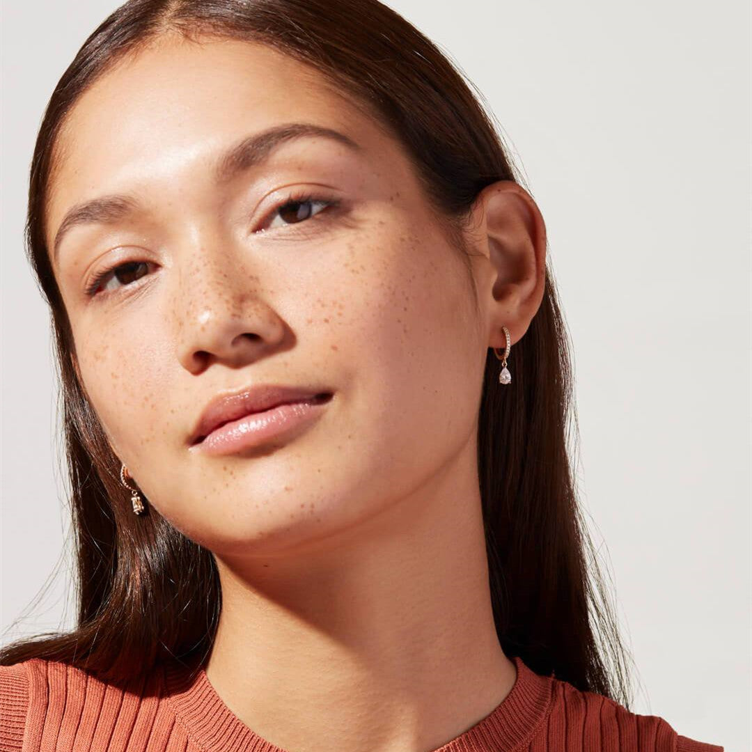 Boucles d'oreilles élégantes en forme de goutte avec zircone – Accents étincelants | Twinolo