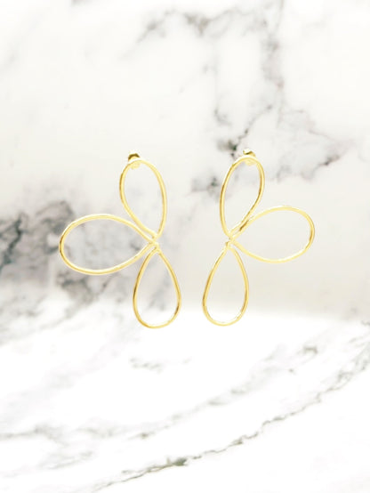 Boucles d'oreilles fleuries minimalistes couleur or – Acier inoxydable | Twinolo