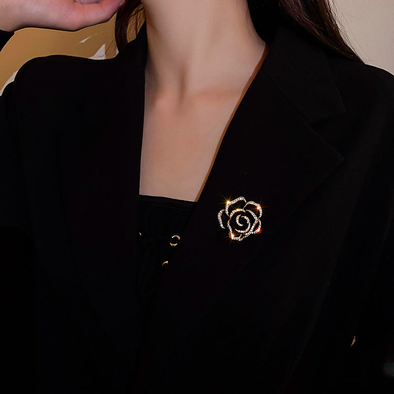 Flower Brooch - Elegant Brooch with Crystals | Twinolo