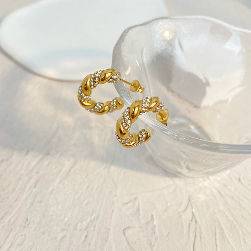 Croissant Oorbellen met Zirkonia – Elegant & Glinsterend | Twinolo