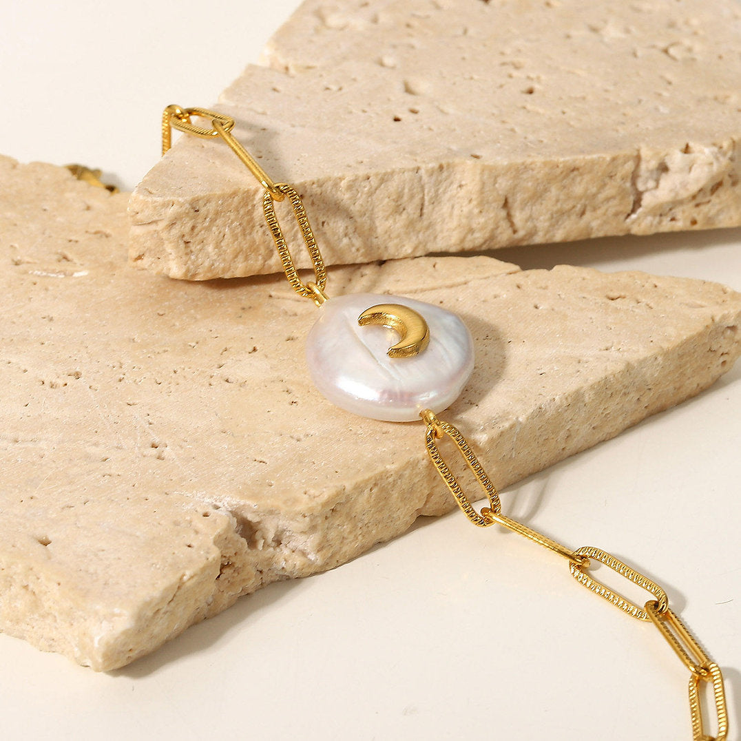 Freshwater Pearl Bracelet with Moon – Dreamy & Sophisticated | Twinolo