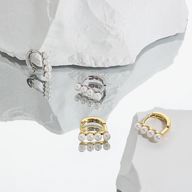 Oorhangers met Witte Zoetwaterparel – Pure Elegantie | Twinolo
