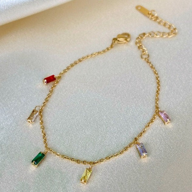 Fijne Armband met Multicolor Druppel Zirkonia’s – Speels & Sprankelend | Twinolo