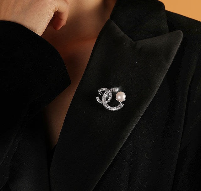 Brooch - Elegant Brooch with Crystals | Twinolo