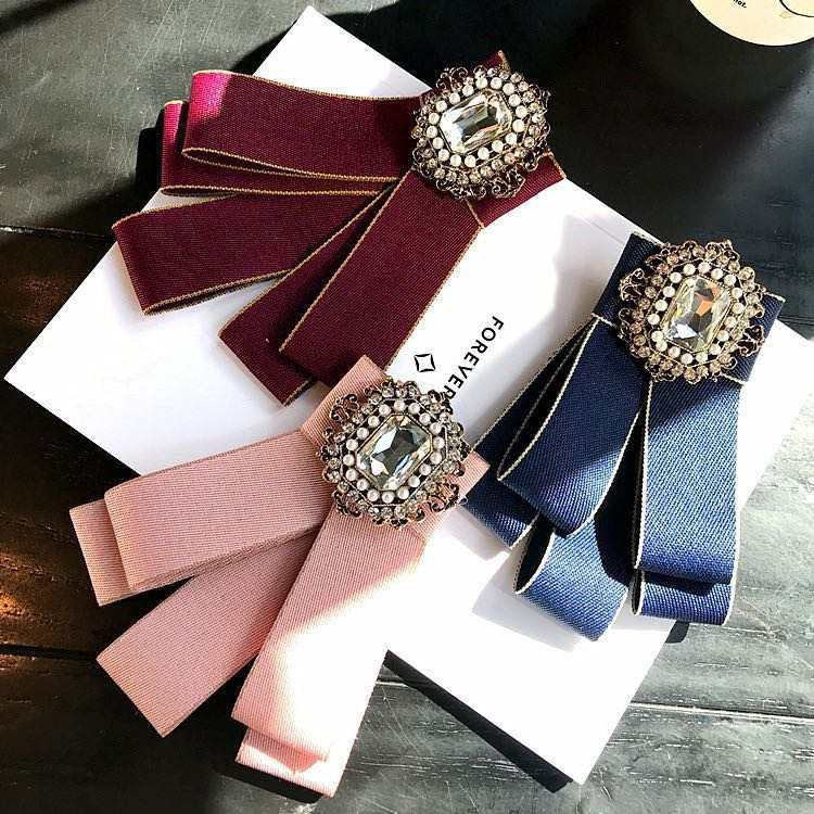 Brooch - Elegant Brooch with Crystals | Twinolo