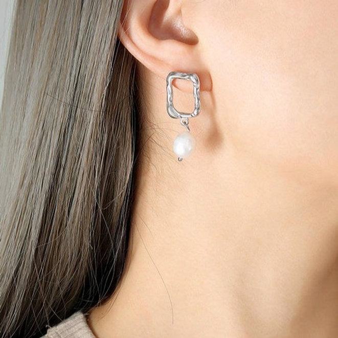 Boucles d'oreilles en or avec perle subtile - Élégance minimaliste | Twinolo