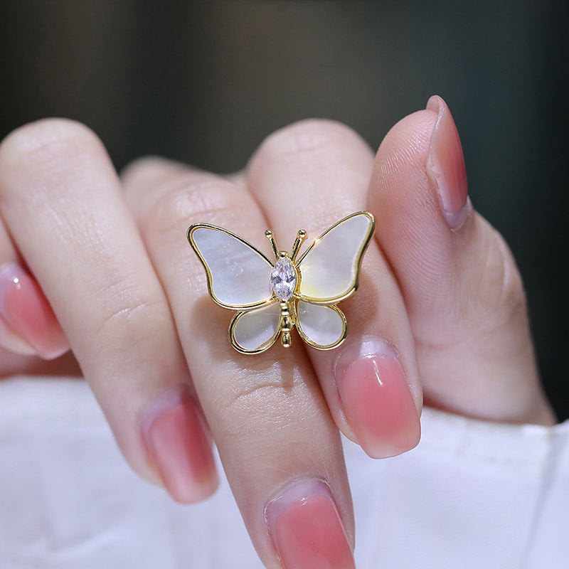 🦋 Butterfly Brooch - Elegant Brooch with Crystals | Twinolo