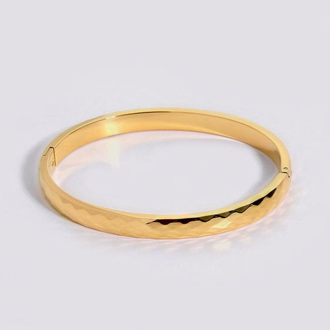 Gold Bangle Bracelet – Timeless Classic | Twinolo
