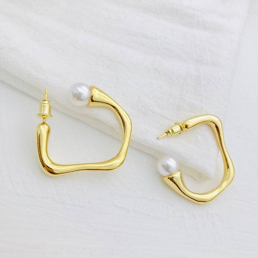 Hoop Earrings with Small Pearl – Subtle Design | Twinolo