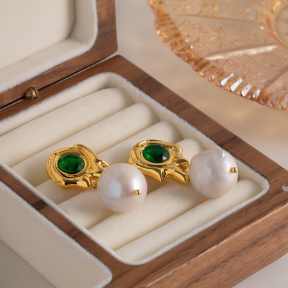 Boucles d'oreilles avec Pierre Verte et Perle – Classique et Coloré | Twinolo